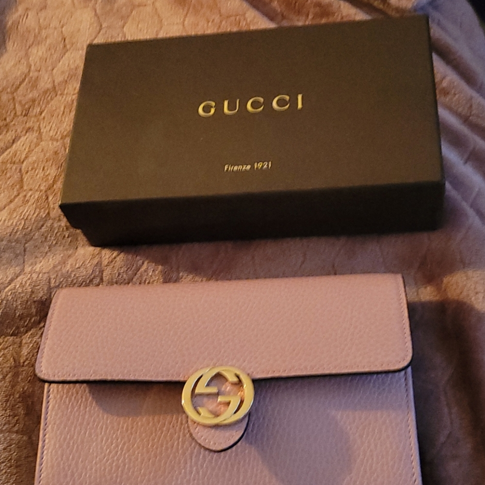 Gucci wallet on a chain